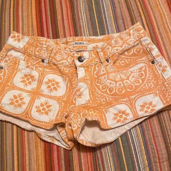 Roxy shorts EUC - Picture 1 of 8